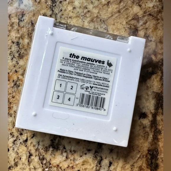 Lottie “The Mauves” Quad Eyeshadow Palette - Picture 2 of 3